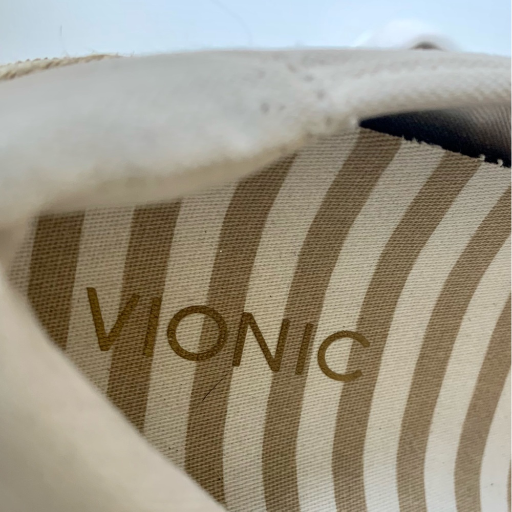 Vionic cream sneakers with tweed trim atβ white wall. Shoes feet love. Size 9 - Picture 10 of 16